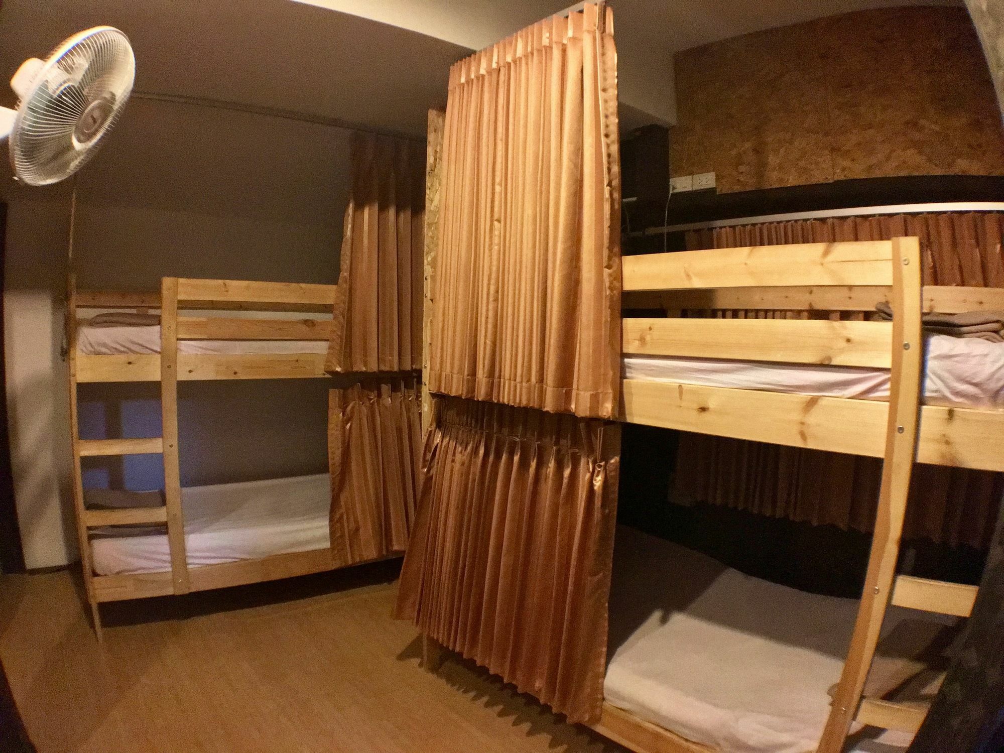 Jao Hostel & Cafe Чиангмай Экстерьер фото