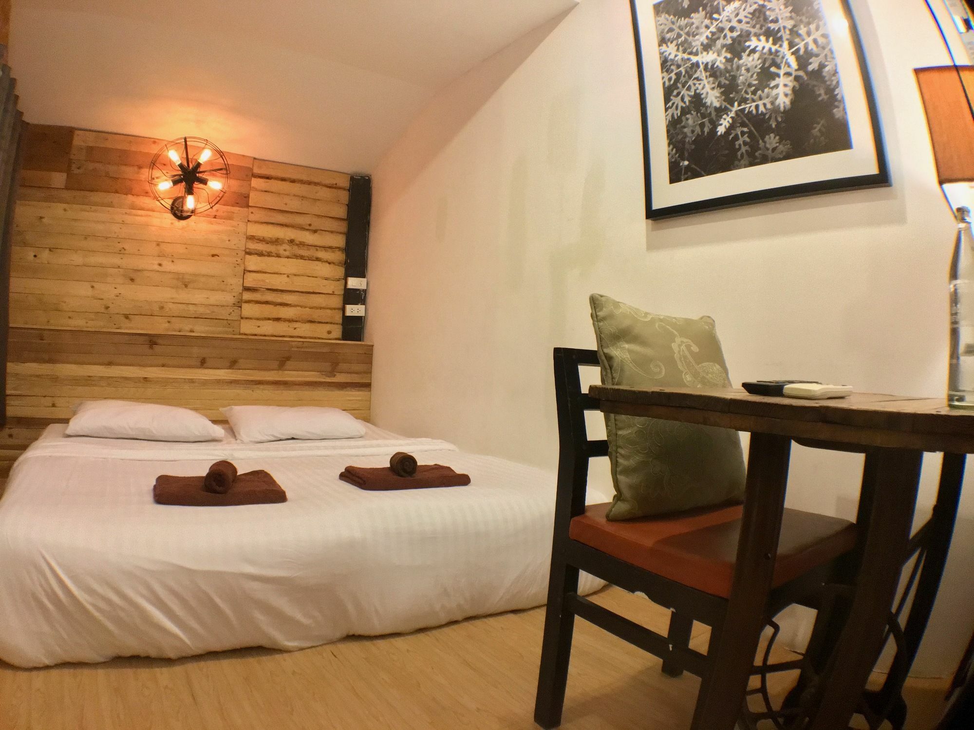 Jao Hostel & Cafe Чиангмай Экстерьер фото