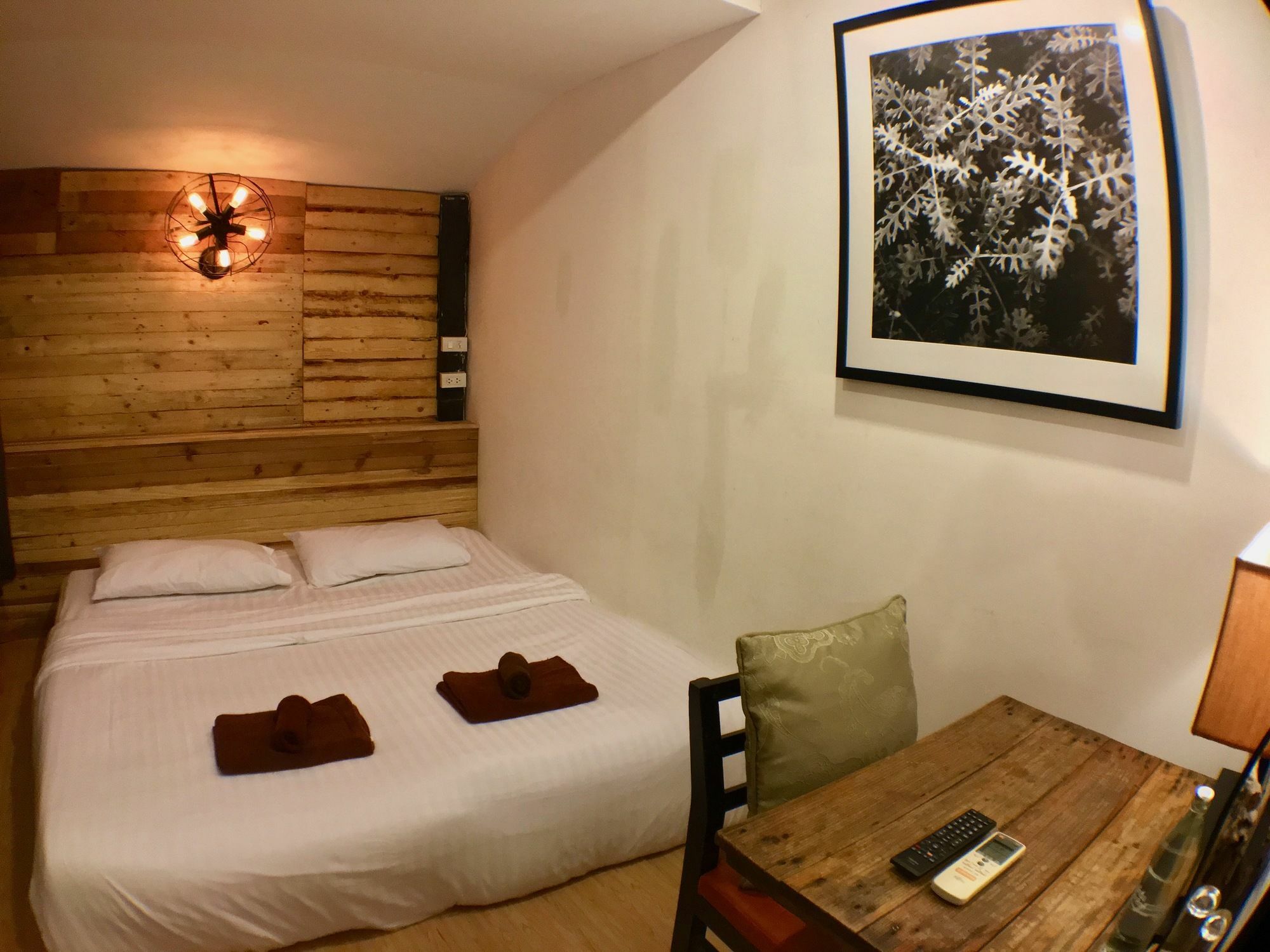 Jao Hostel & Cafe Чиангмай Экстерьер фото